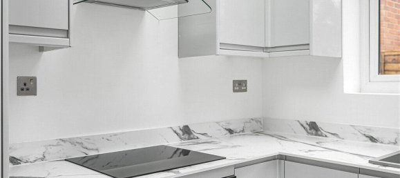 Bungalow de 3 dormitorios en Egham, United Kingdom No. 8637 36