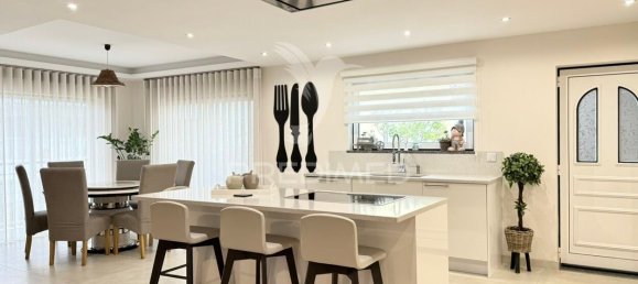 3 bedrooms Villa in Portimao, Portugal No. 102296 2