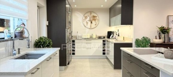 3 bedrooms Villa in Portimao, Portugal No. 102296 3