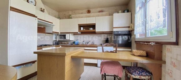 5 bedrooms House in Brunoy, France No. 296542 3