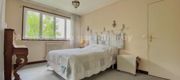 5 bedrooms House in Brunoy, France No. 296542 16