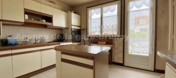 5 bedrooms House in Brunoy, France No. 296542 4