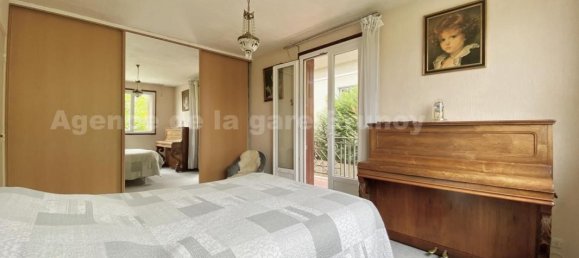 5 bedrooms House in Brunoy, France No. 296542 17