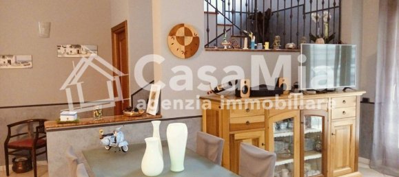 4 rooms Apartment in Legnano, Italy No. 98785 2