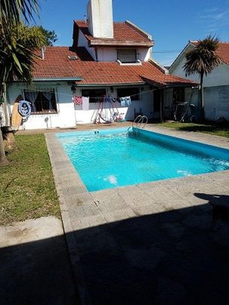 Casa de 2 dormitorios en Mar del Plata, Argentina No. 90076