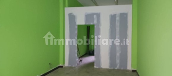 2-salle Propriété commerciale à Rho, Italy No. 87445 11