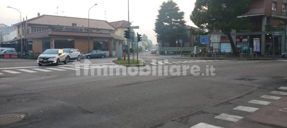 2-salle Propriété commerciale à Rho, Italy No. 87445 2