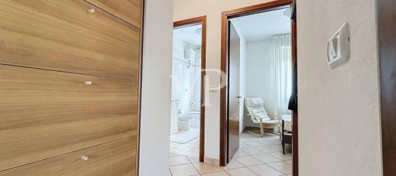 4-salle Appartement à Pomarance, Italy No. 29588 9