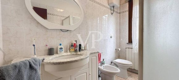 4-salle Appartement à Pomarance, Italy No. 29588 12