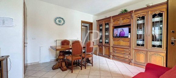 4-salle Appartement à Pomarance, Italy No. 29588 8