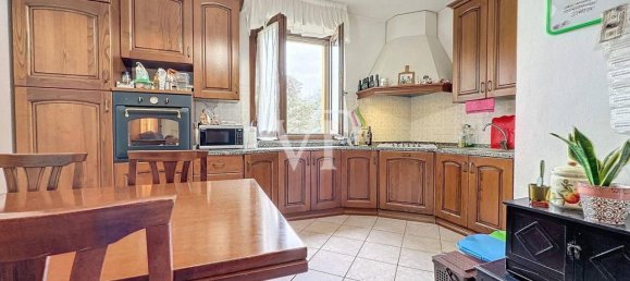 4-salle Appartement à Pomarance, Italy No. 29588 6