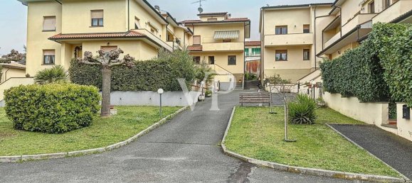 4-salle Appartement à Pomarance, Italy No. 29588 2