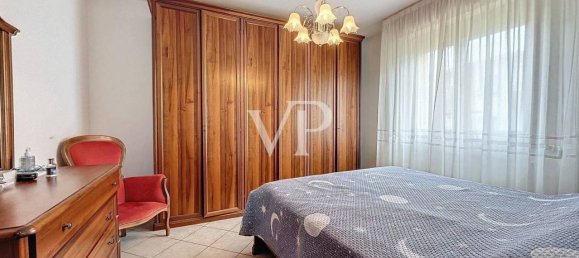 4-salle Appartement à Pomarance, Italy No. 29588 11