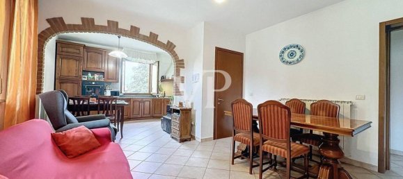 4-salle Appartement à Pomarance, Italy No. 29588 4
