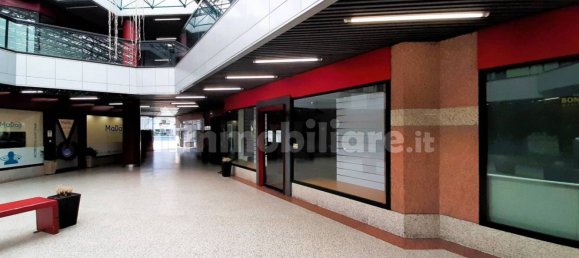 1 room Commercial property in Sondrio, Italy No. 146747 4
