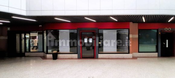 1 room Commercial property in Sondrio, Italy No. 146747 3