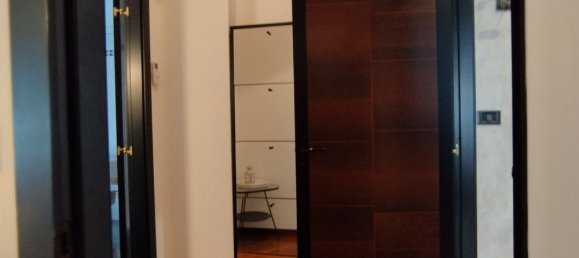 6 rooms Apartment in Parma, Italy No. 277775 10