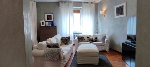 6 rooms Apartment in Parma, Italy No. 277775 2