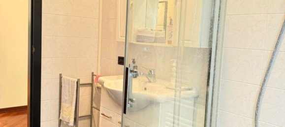 6 rooms Apartment in Parma, Italy No. 277775 24