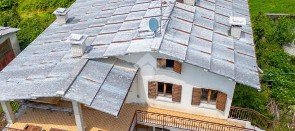 4 bedrooms Villa in Erbezzo, Italy No. 282203 3