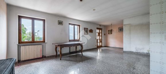 4 bedrooms Villa in Erbezzo, Italy No. 282203 9