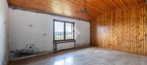 4 bedrooms Villa in Erbezzo, Italy No. 282203 19