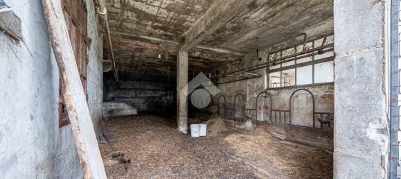 4 bedrooms Villa in Erbezzo, Italy No. 282203 32