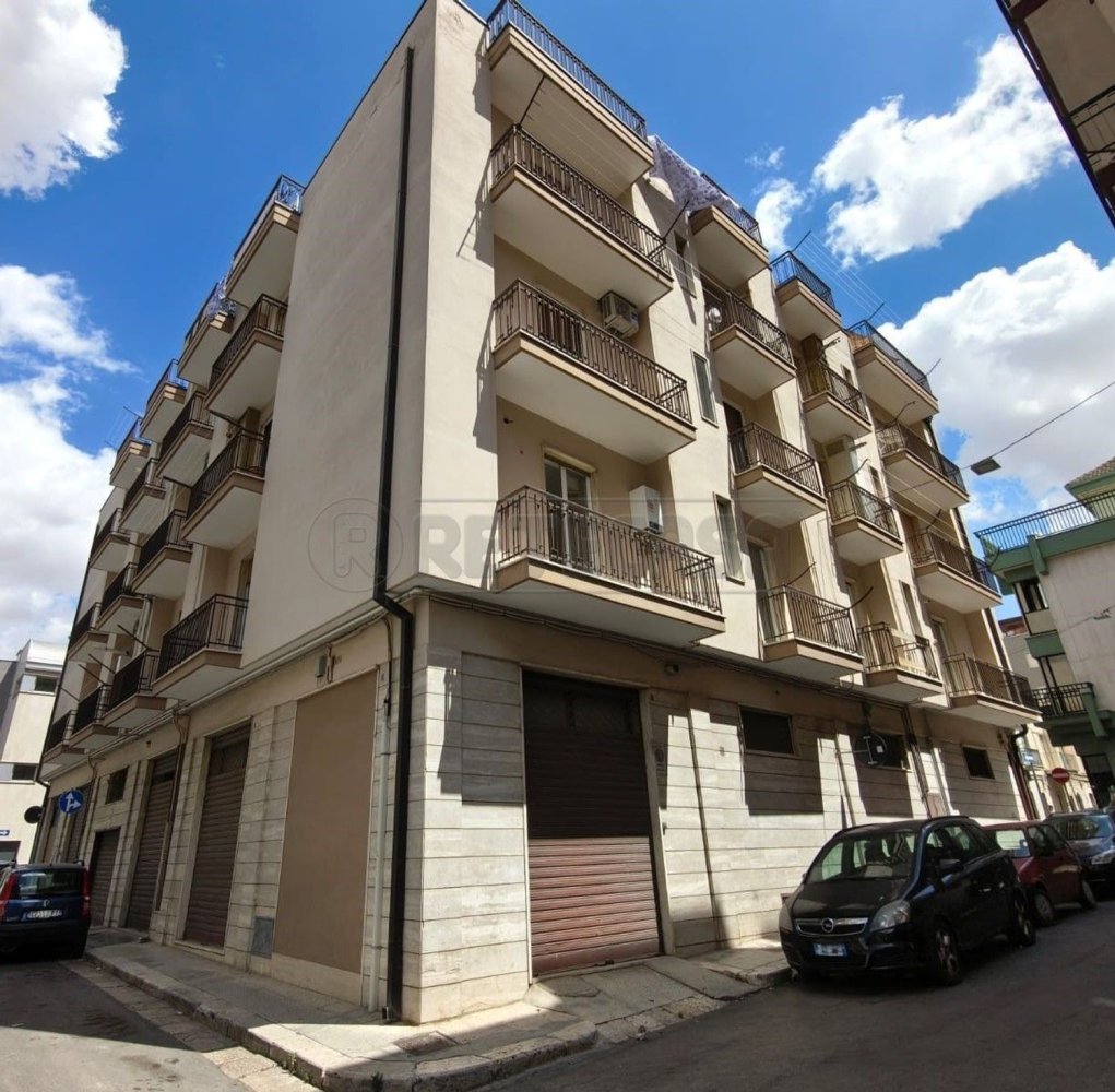 Квартира с 3 спальнями в Альтамура, Италия № 361796