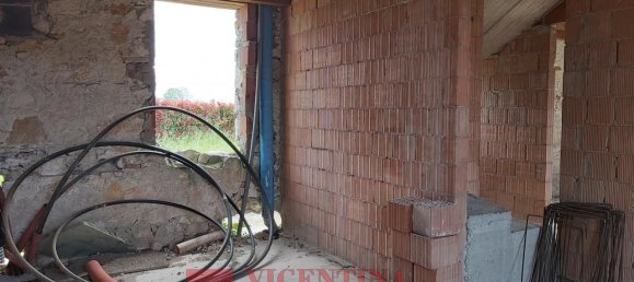 7 rooms House in Longare, Italy No. 177733 9