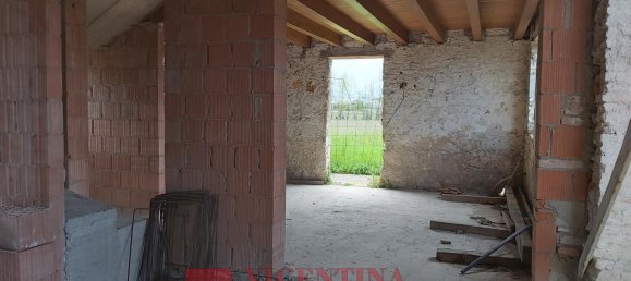 7 rooms House in Longare, Italy No. 177733 6