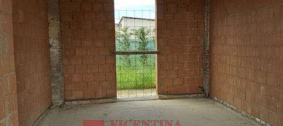 7 rooms House in Longare, Italy No. 177733 11