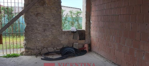 7 rooms House in Longare, Italy No. 177733 10