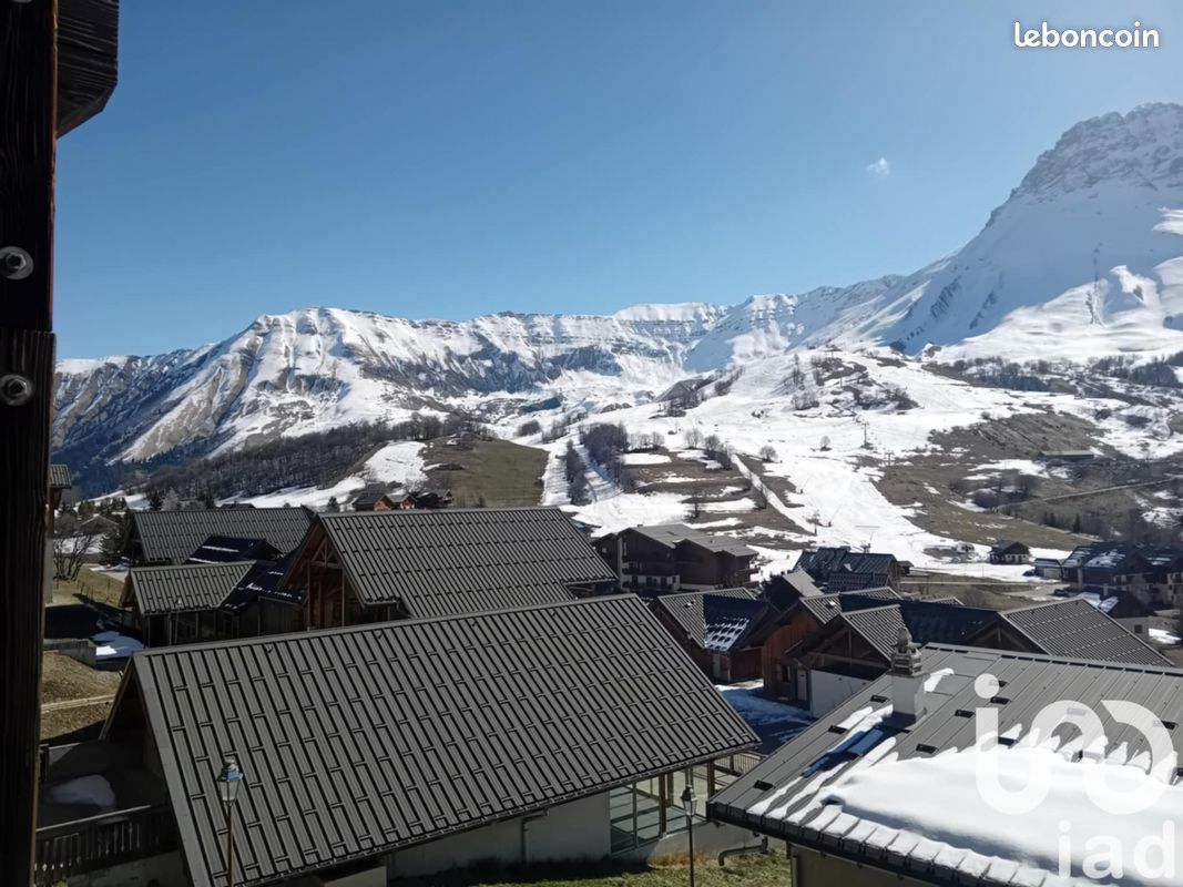 3 rooms Apartment in Albiez-Montrond, France No. 205837