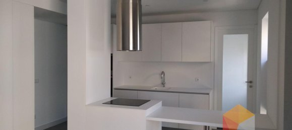 4 bedrooms Apartment in Porto, Portugal No. 78651 2