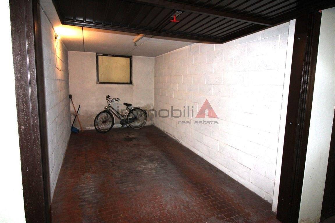 Garaje en Brugherio, Italy 15 m² No. 368233