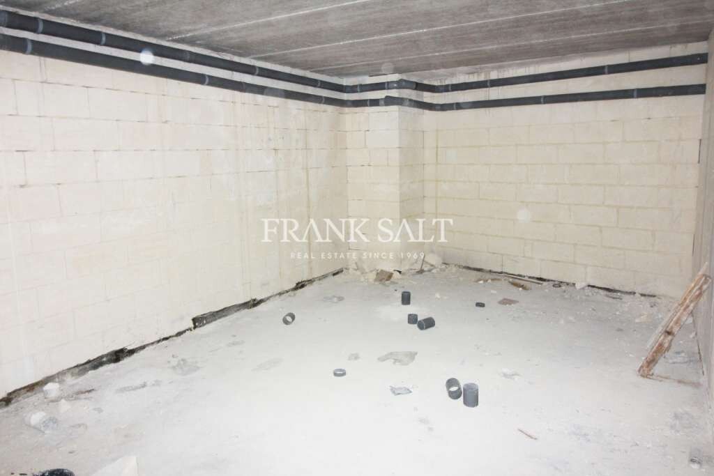 Tienda en Tarxien, Malta 85 m² No. 12561