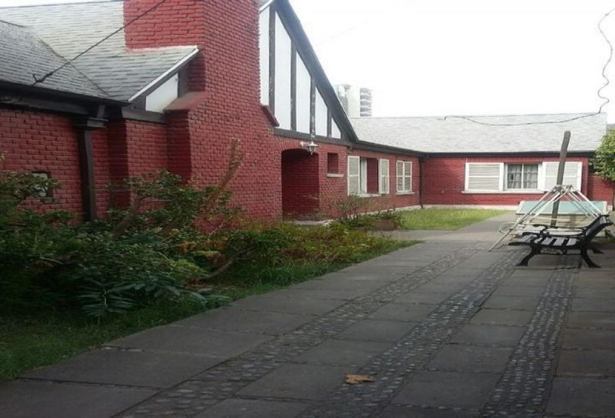 4 bedrooms House in Santiago, Chile No. 4713