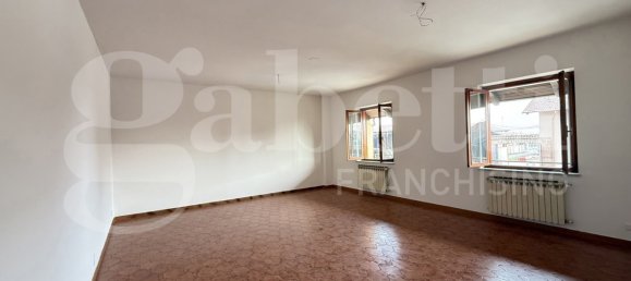 4 Schlafzimmer Haus in Collegno, Italy, Nr. 351410 9