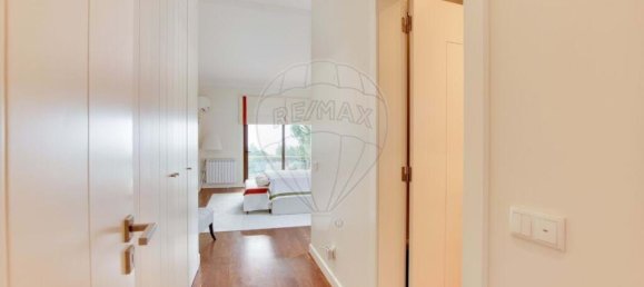 3 bedrooms Villa in Cascais, Portugal No. 51081 10