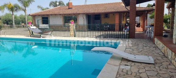 4 bedrooms Villa in Melilli, Italy No. 165405 11