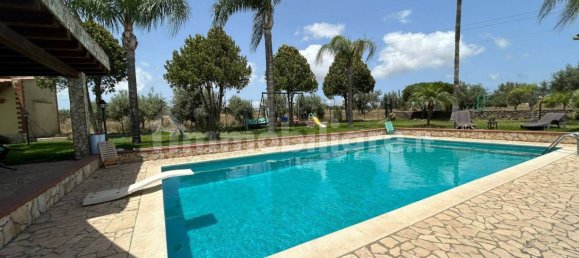 4 bedrooms Villa in Melilli, Italy No. 165405 5