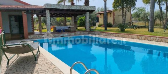 4 bedrooms Villa in Melilli, Italy No. 165405 13
