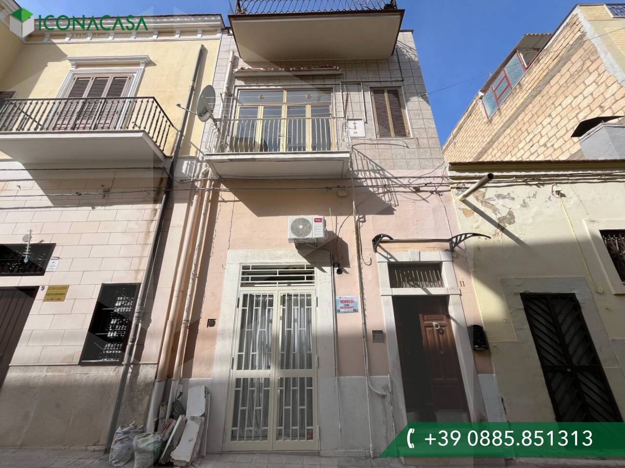 Квартира с 4 комнатами в Чериньола, Италия № 19444