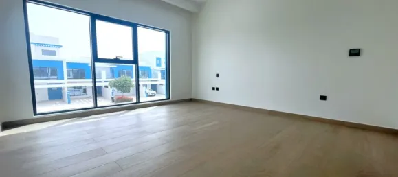 4 dormitorios tienda en alquiler en Damac Lagoons, Dubai, UAE № 106113 8