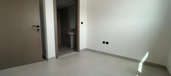 4 dormitorios tienda en alquiler en Damac Lagoons, Dubai, UAE № 106113 12