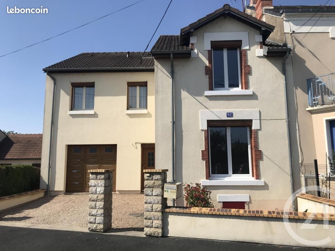 4 bedrooms House in Chateauroux, France No. 251743