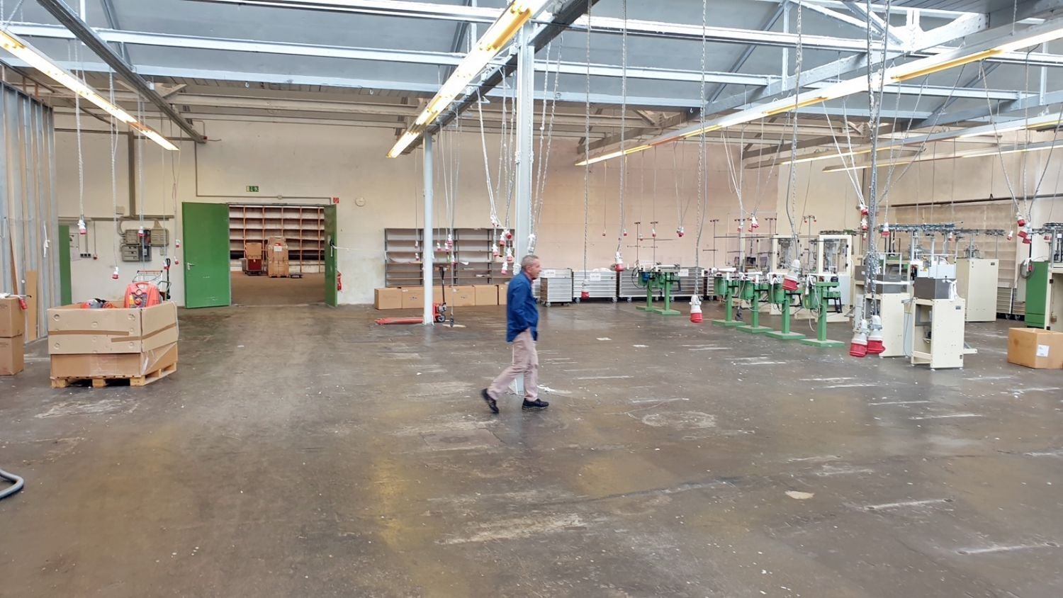 1900m² Warehouse in Wuppertal, Germany No. 140203