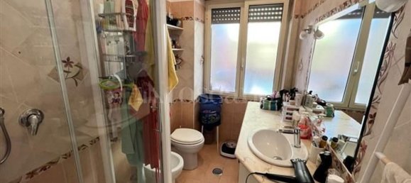 5 bedrooms Apartment in Rome, Italy No. 371519 21