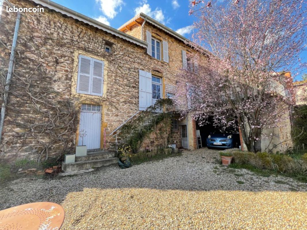 5 bedrooms House in Montagny, France No. 267036