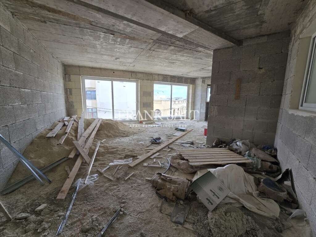 2 bedrooms Apartment in Xewkija, Malta No. 932